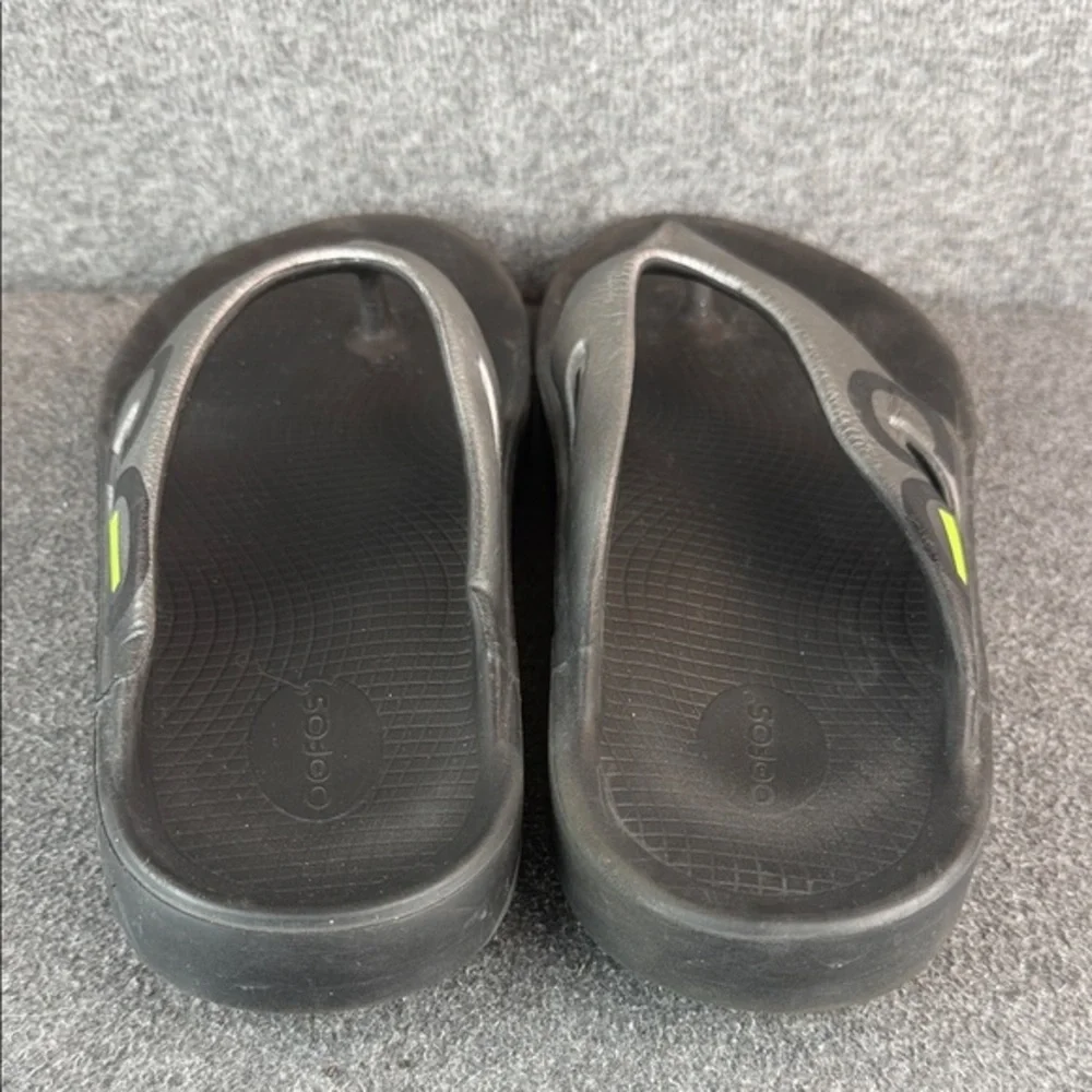 OOFOS OOriginal Sport Recovery Sandals‎ Black and Silver Flip-Flops Size 12